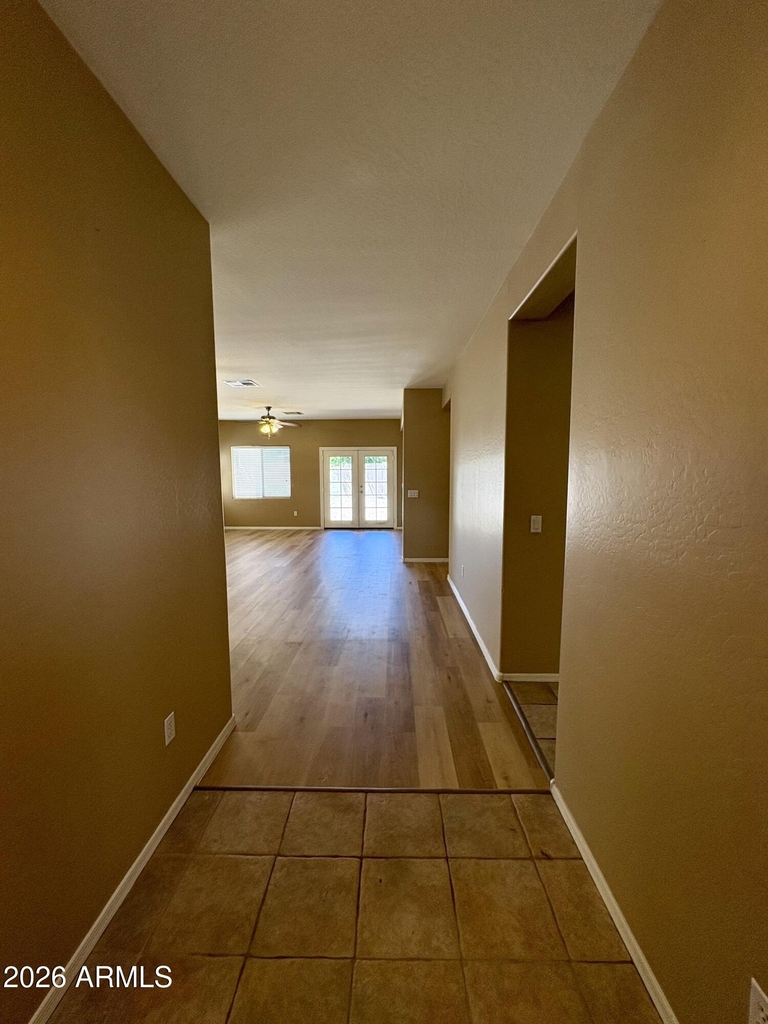 8234 W Salter - Photo 3