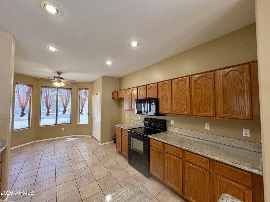 8234 W Salter - Photo 8
