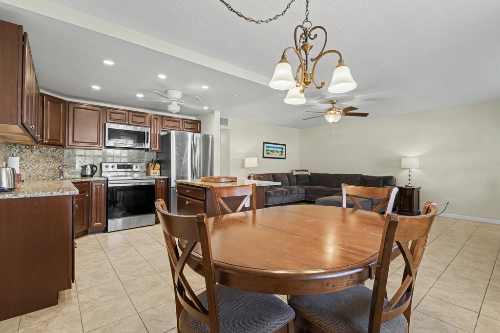 2455 Ne 51st Street - Photo 8