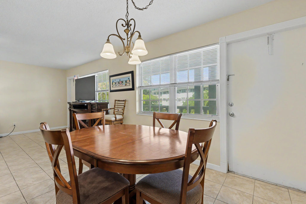 2455 Ne 51st Street - Photo 28