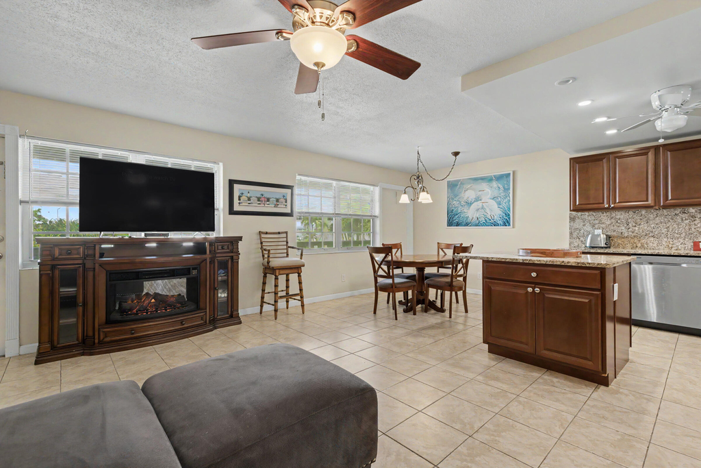 2455 Ne 51st Street - Photo 11