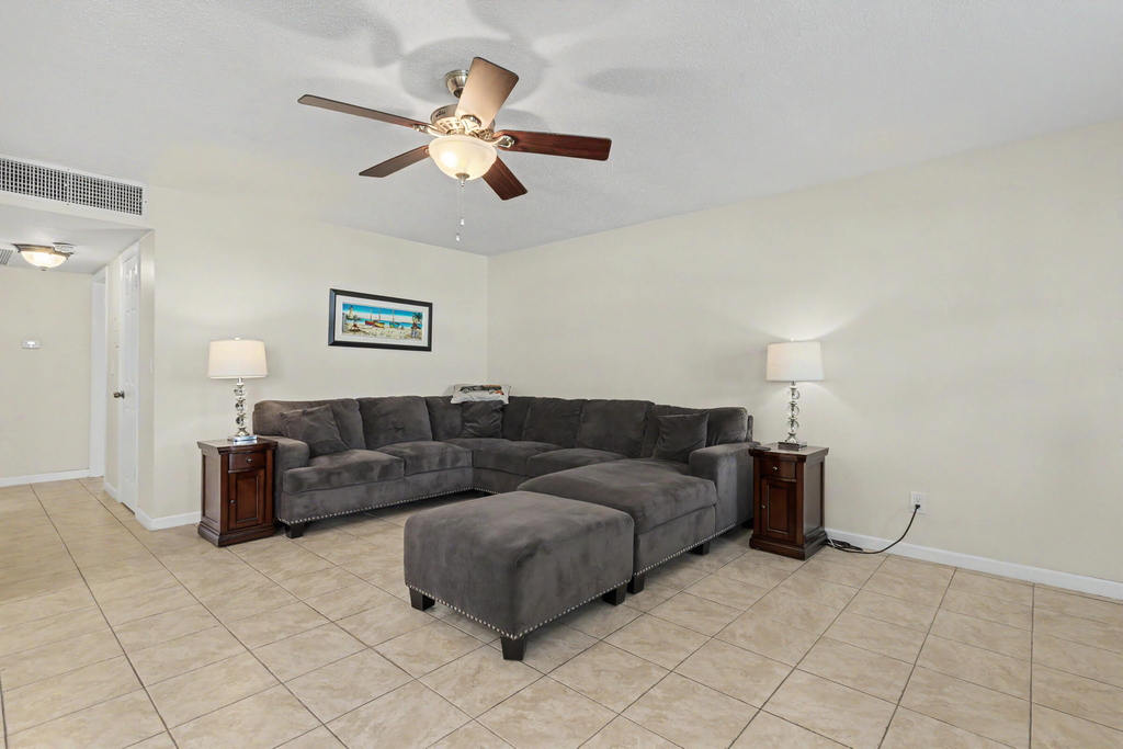 2455 Ne 51st Street - Photo 27