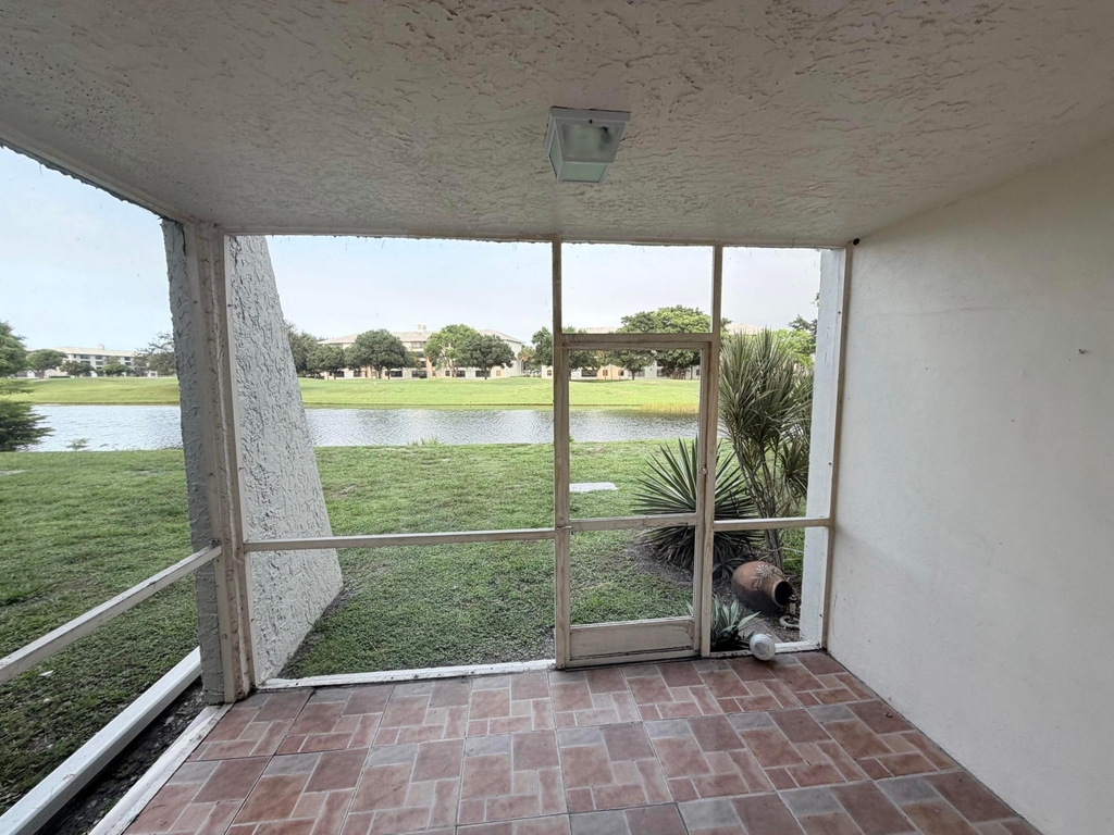 9230 Lagoon Place - Photo 13