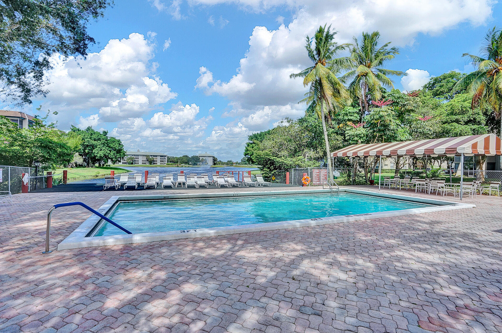 9230 Lagoon Place - Photo 20