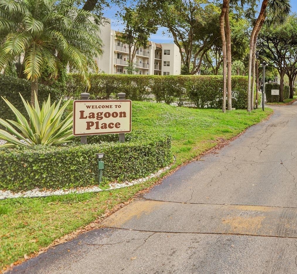 9230 Lagoon Place - Photo 15