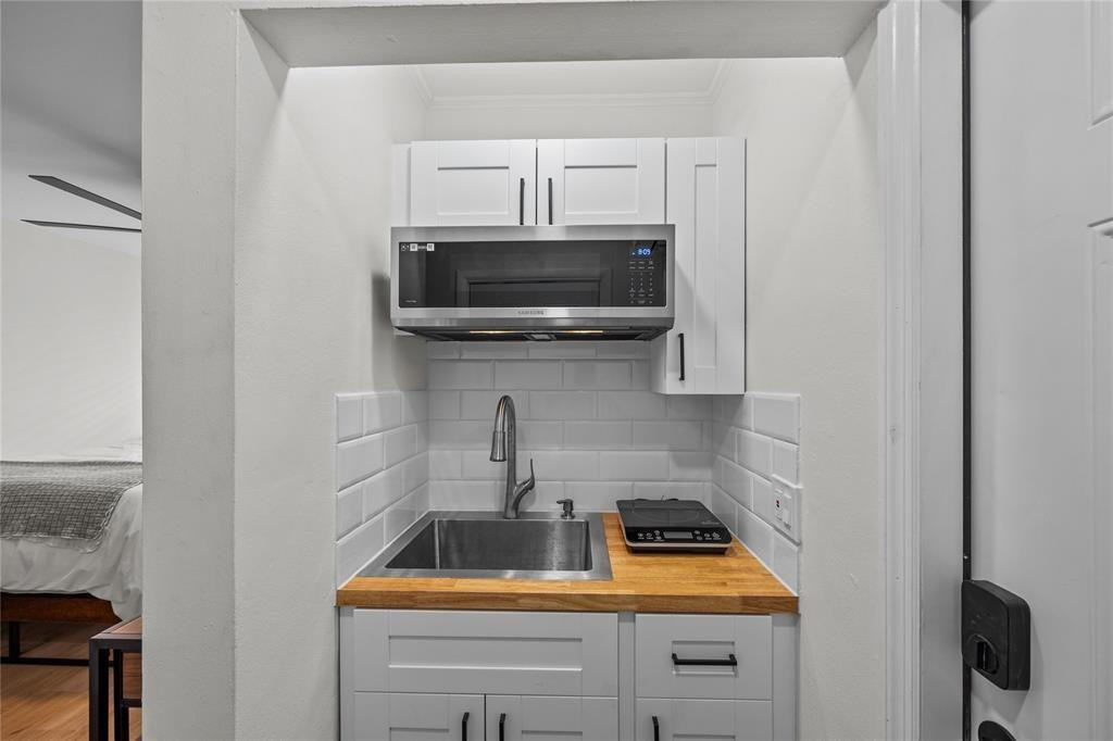 1437 Ne 30th Court - Photo 1