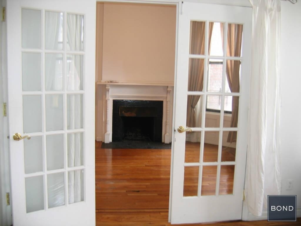 East 91st Street - Photo 6