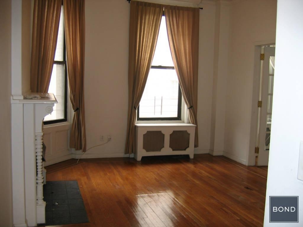 East 91st Street - Photo 5