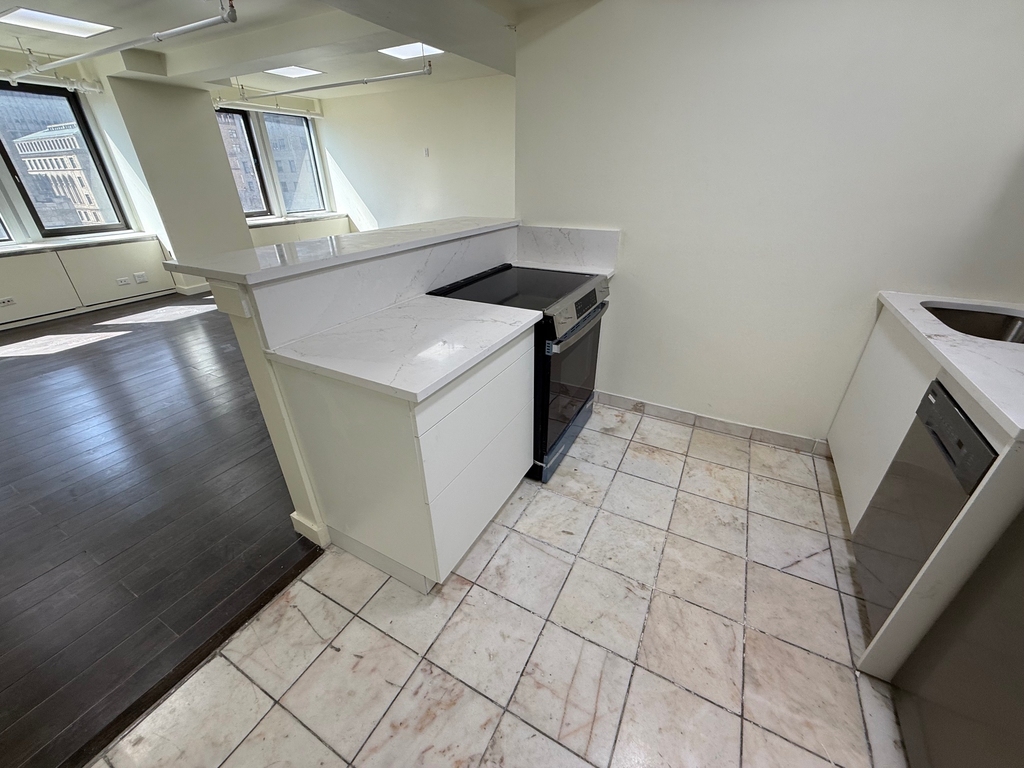 369 Lexington Avenue - Photo 4