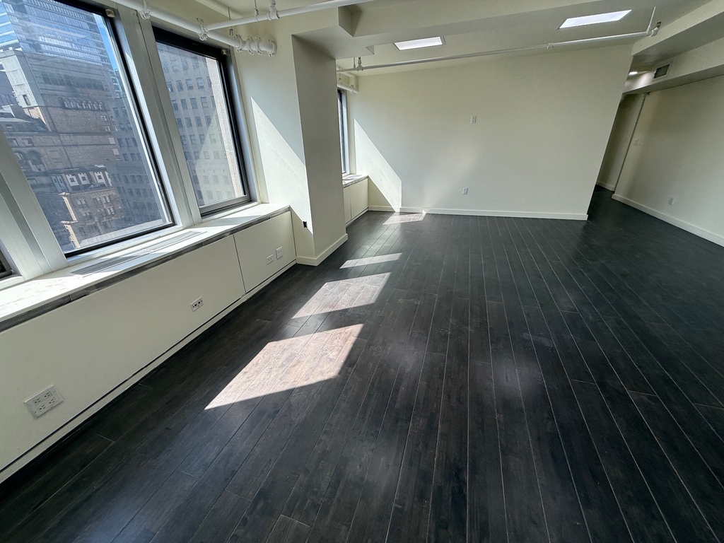 369 Lexington Avenue - Photo 2
