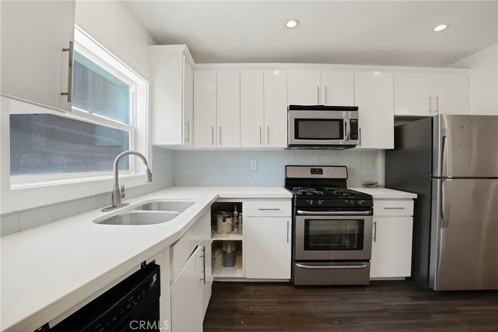 5152 Romaine Street - Photo 7
