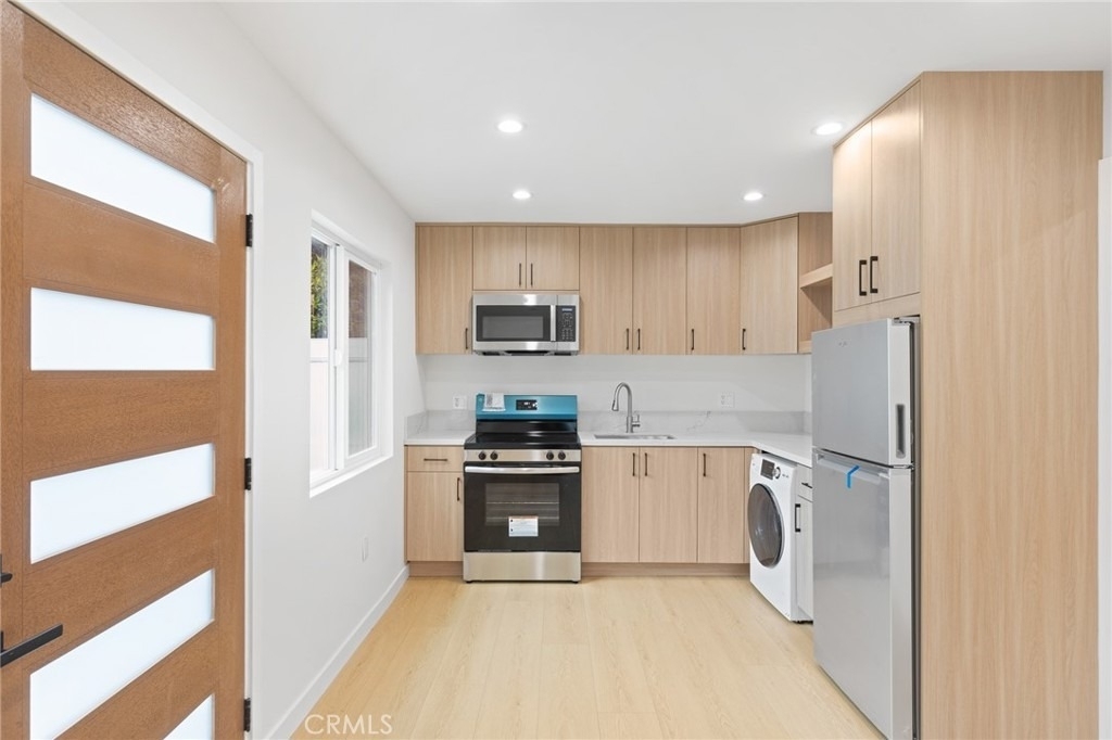 22609 1/2 Mariano Street - Photo 2