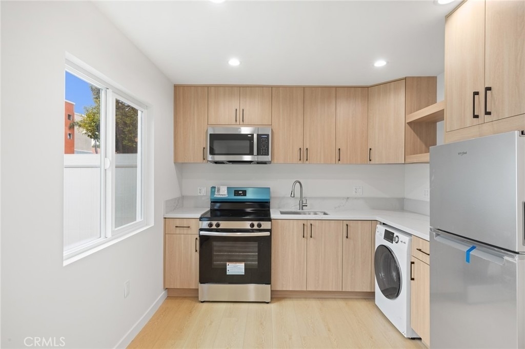22609 1/2 Mariano Street - Photo 4