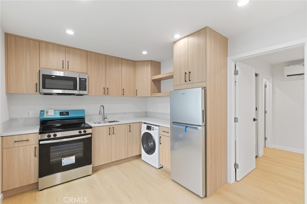 22609 1/2 Mariano Street - Photo 3