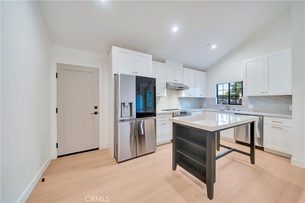 15741 Valerio St - Photo 7