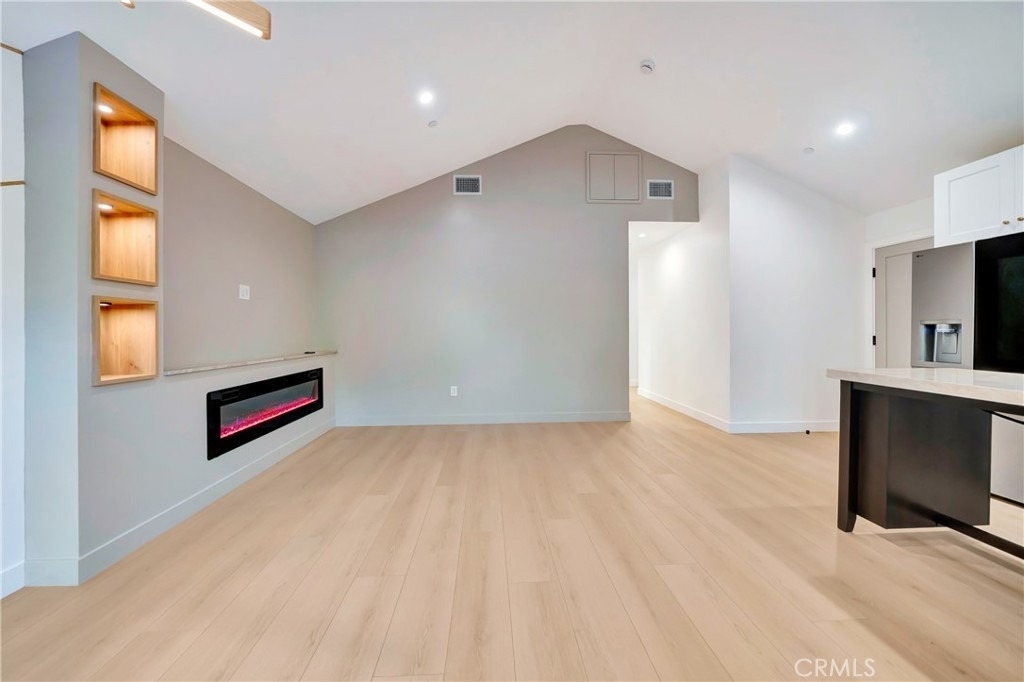 15741 Valerio St - Photo 3