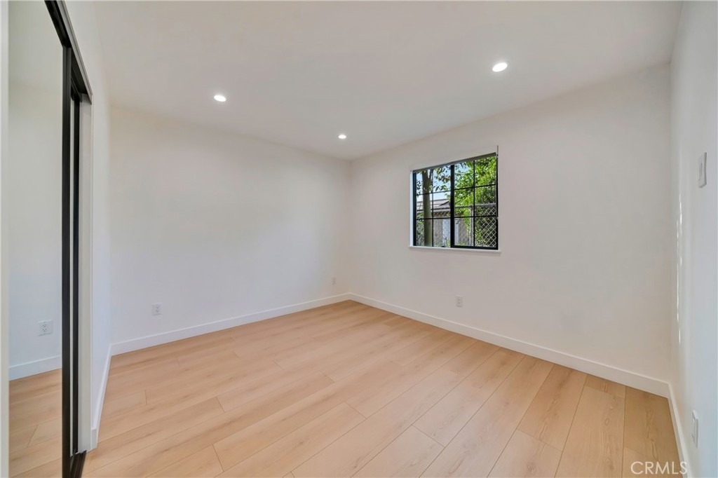 15741 Valerio St - Photo 15