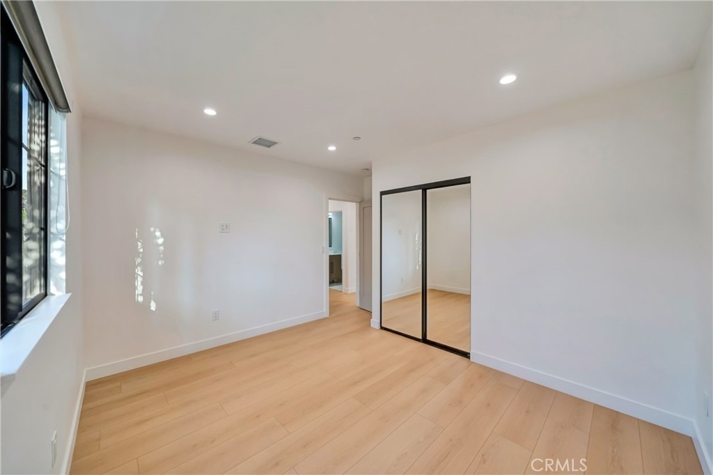 15741 Valerio St - Photo 17