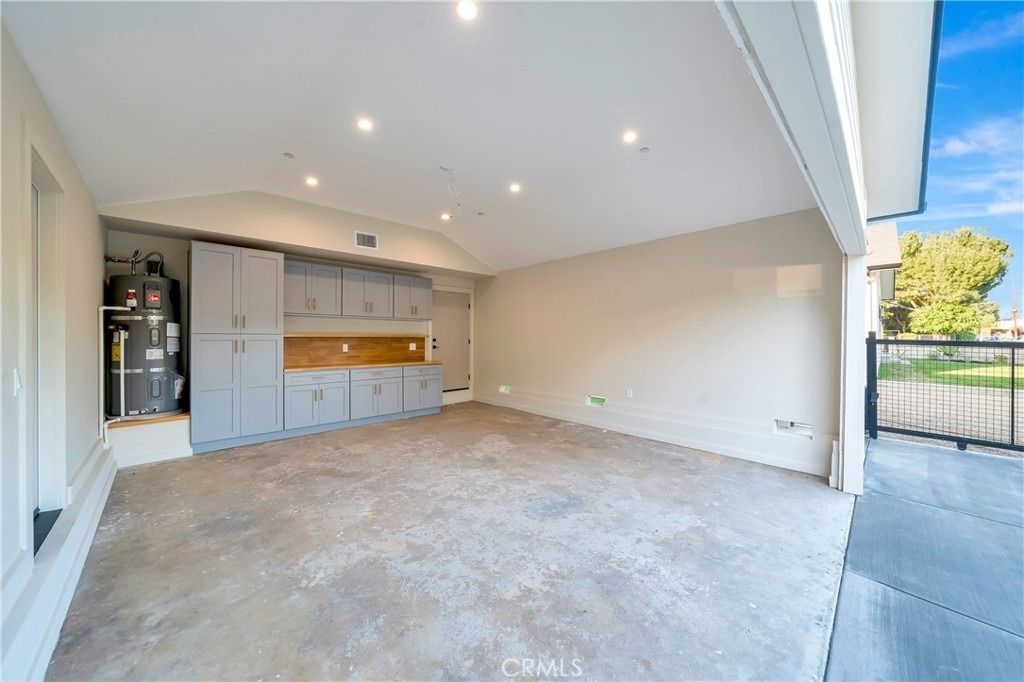 15741 Valerio St - Photo 25