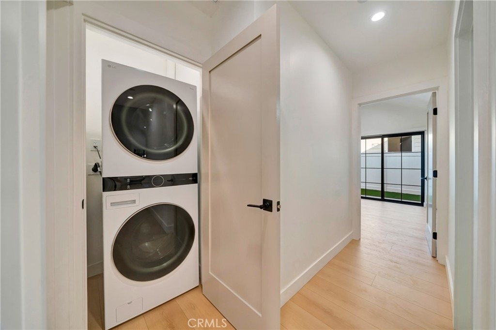 15741 Valerio St - Photo 18