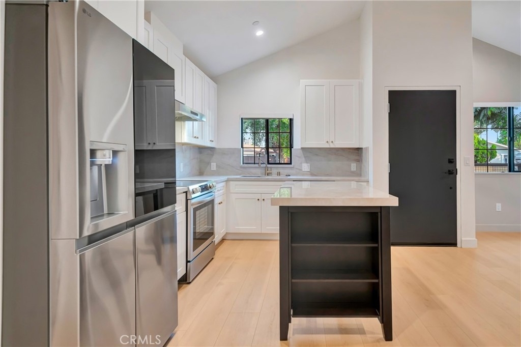 15741 Valerio St - Photo 9