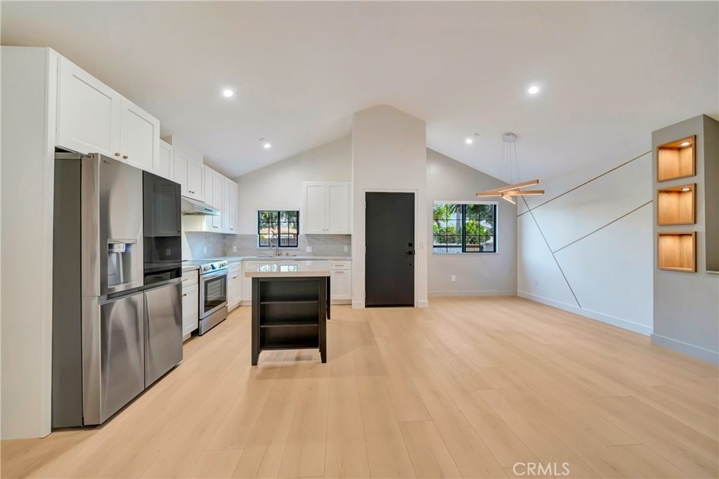 15741 Valerio St - Photo 5