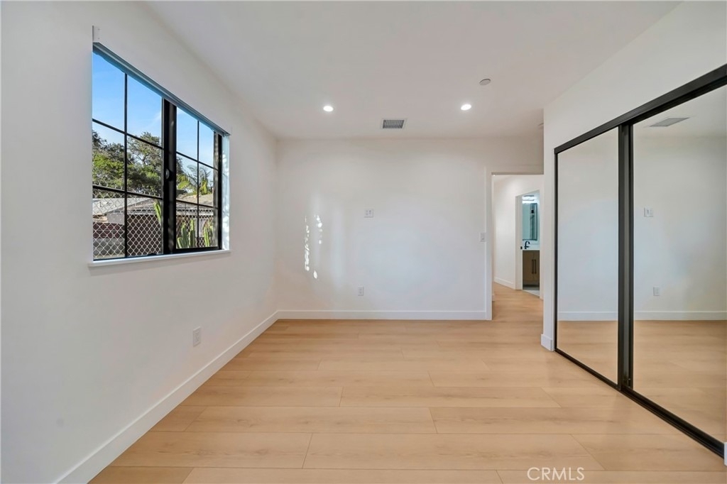 15741 Valerio St - Photo 16