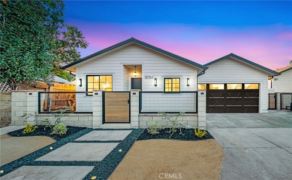 15741 Valerio St - Photo 0