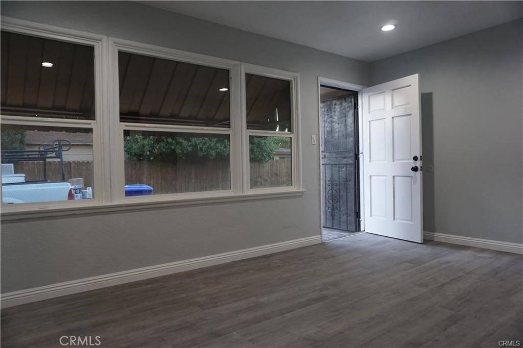 137 W Olive Street - Photo 7