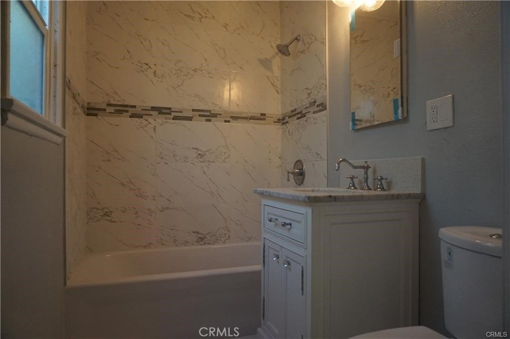 137 W Olive Street - Photo 2