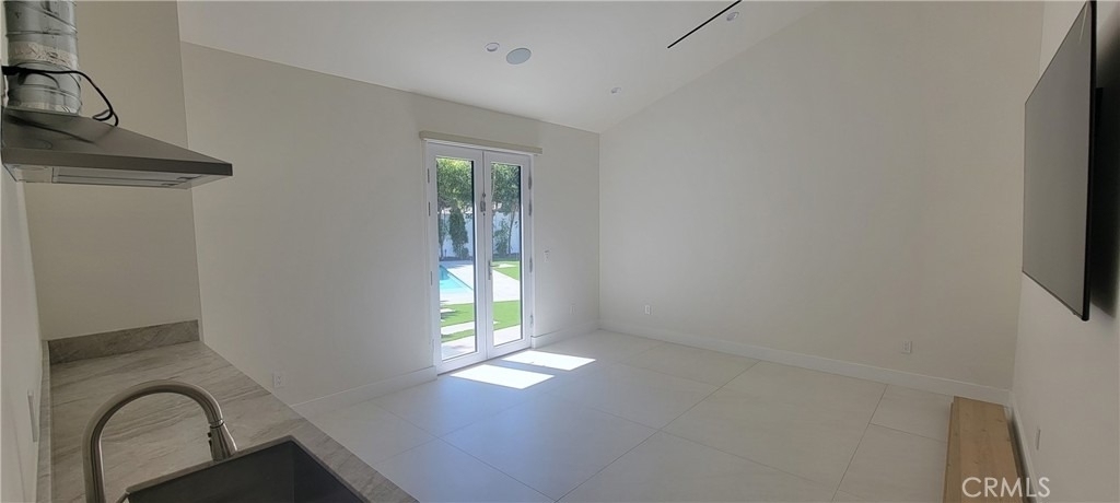 5061 Woodley - Photo 20