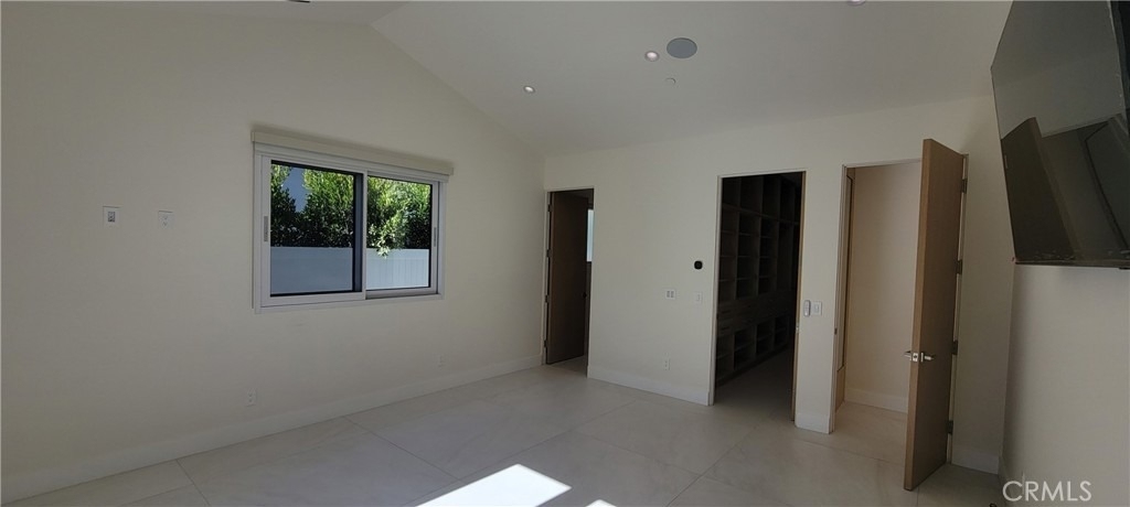 5061 Woodley - Photo 12