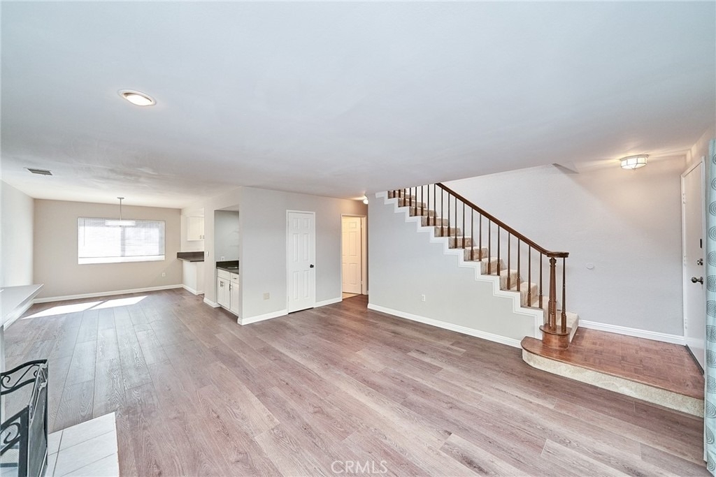 21901 Moneta Avenue - Photo 9