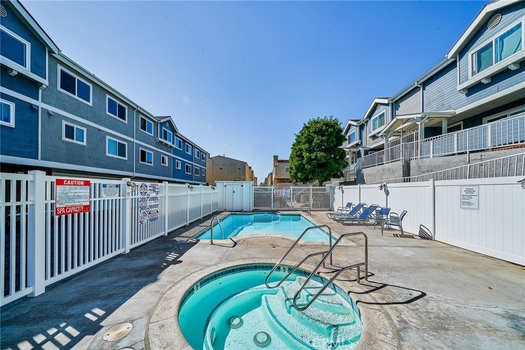 21901 Moneta Avenue - Photo 4