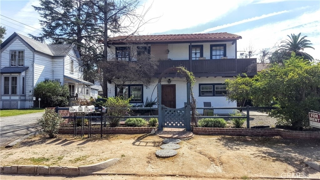 529 Walnut Avenue - Photo 0