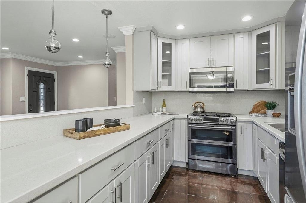 2130 Tampa Way - Photo 5