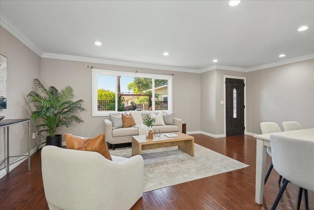2130 Tampa Way - Photo 3