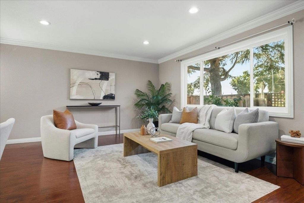 2130 Tampa Way - Photo 2