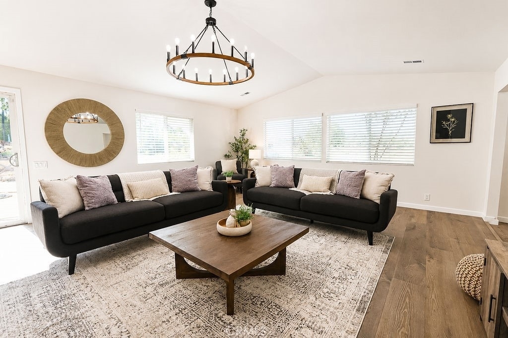 1404 Highridge Street - Photo 2