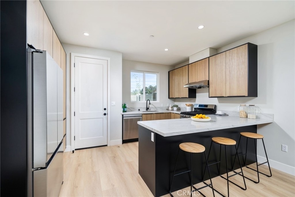 798 N Amelia Avenue - Photo 7