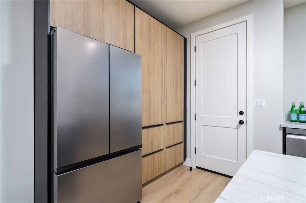 798 N Amelia Avenue - Photo 8