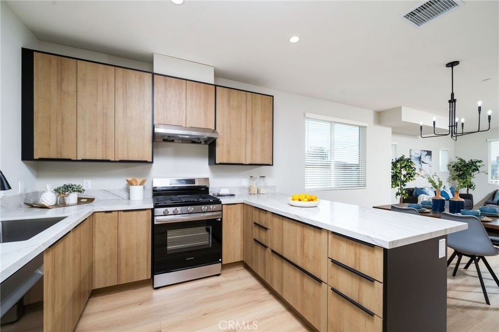 798 N Amelia Avenue - Photo 10