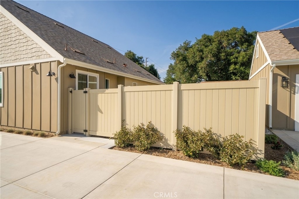 798 N Amelia Avenue - Photo 24