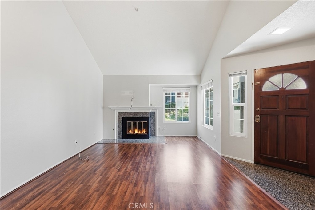 273 Monroe Court - Photo 2