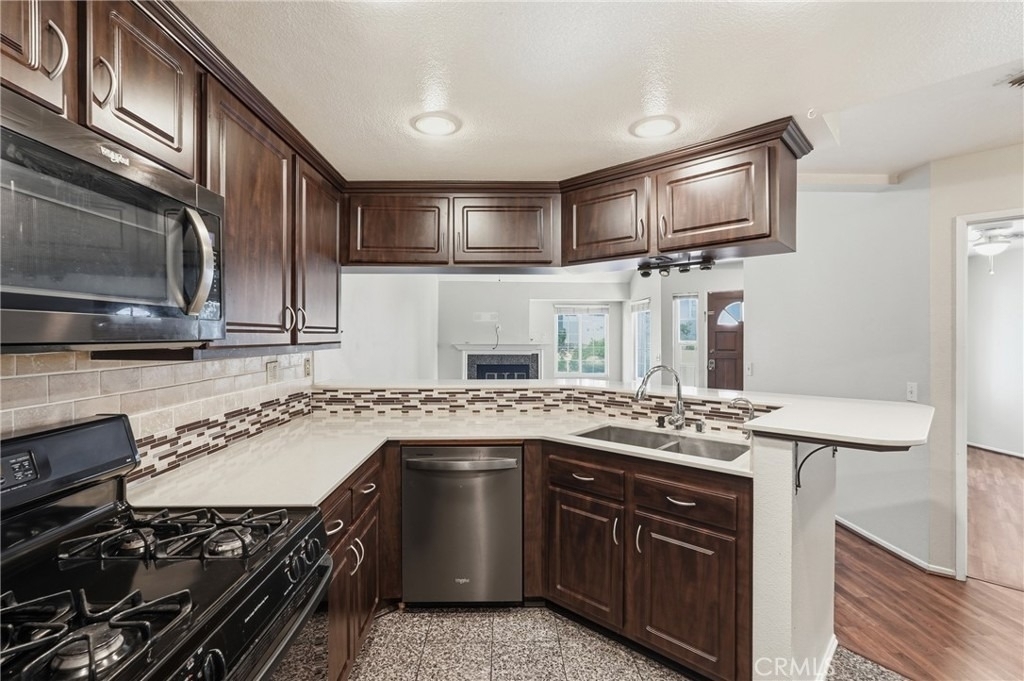 273 Monroe Court - Photo 5