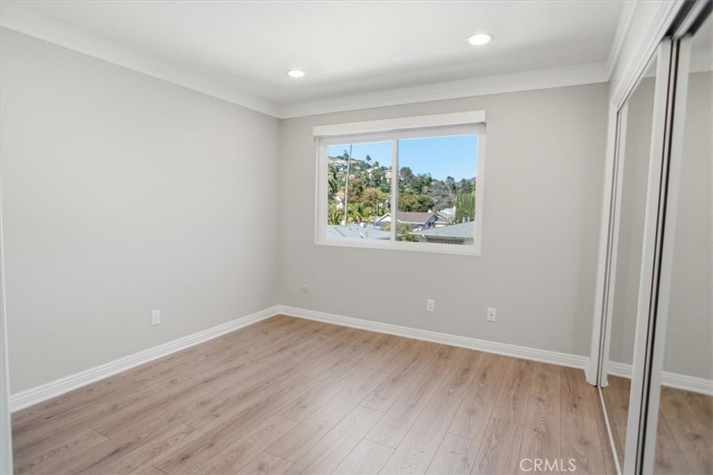 321 E Stocker - Photo 11