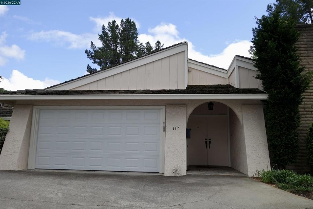 112 Marchbanks Ct - Photo 0