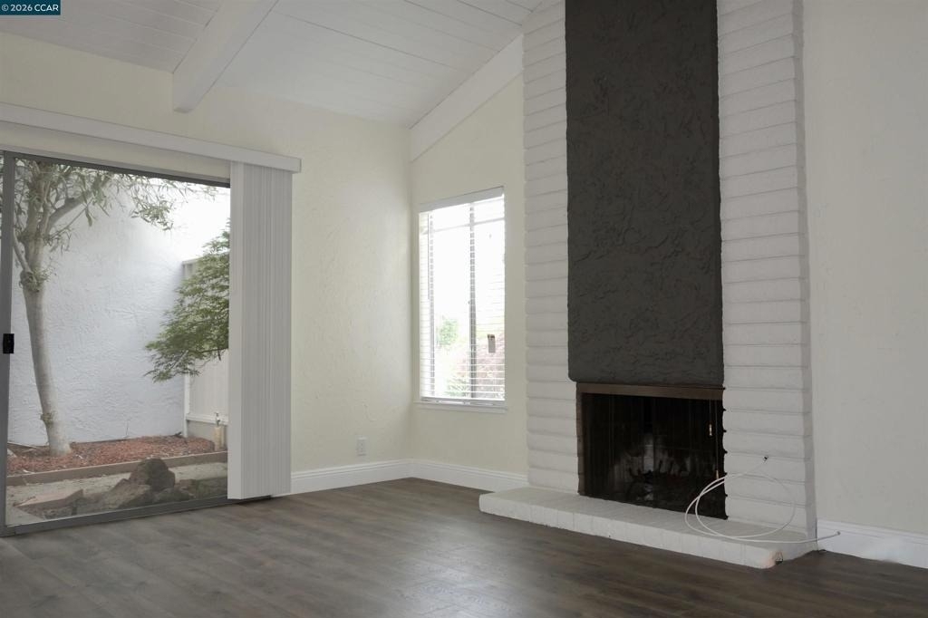 112 Marchbanks Ct - Photo 2