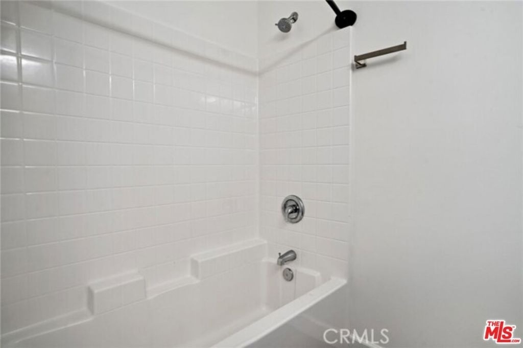 904 Warwick Avenue - Photo 22