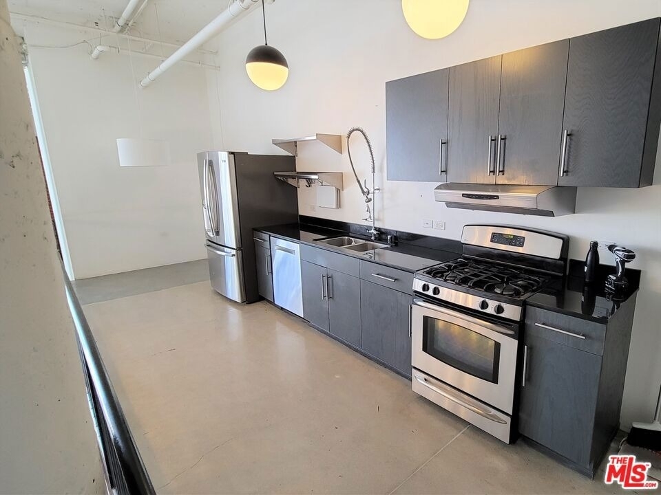 530 Molino Street - Photo 6